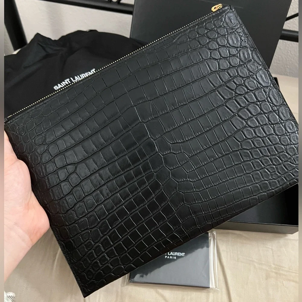 NEW in box. YSL Saint Laurent Black Croc embossed matte leather clutch bag - Picture 4 of 13